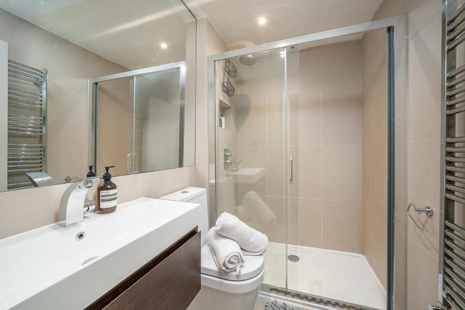 Niru Experience Hidden Gem In Chelsea 2Bd 2Ba Apartment London Luaran gambar